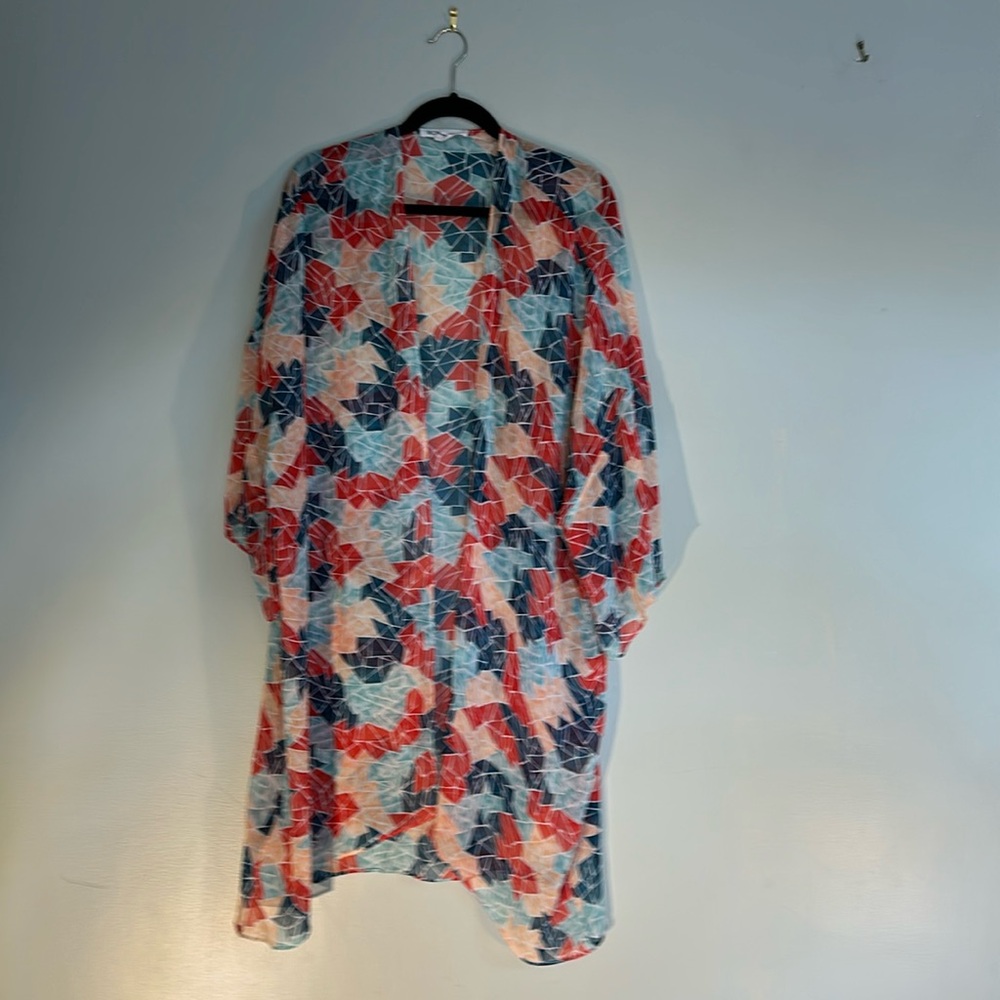NWOT gorgeous BCBGeneration kimono or beach cover up size M/L